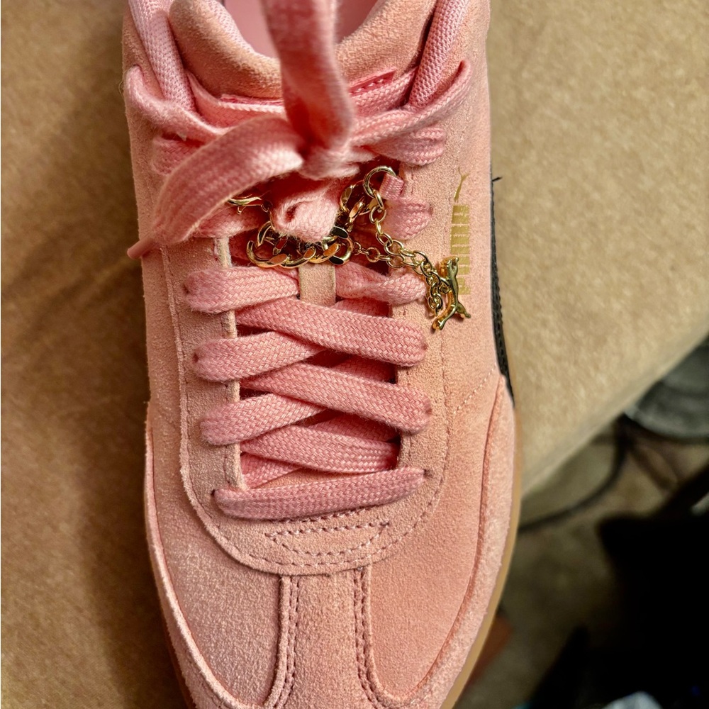 PUMA Women's Pink and Black Sneakers with Gold Accent - Picture 7 of 8